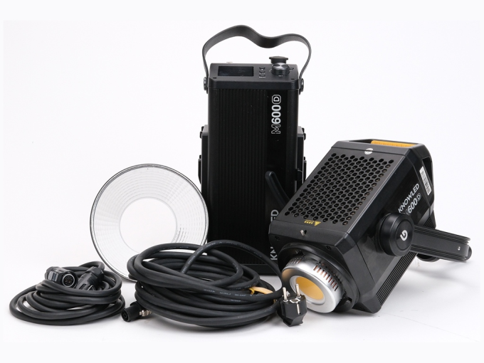 Godox M600D 600W LED Video Işığı   <img src="../../../view/img/yildiz-4.png"